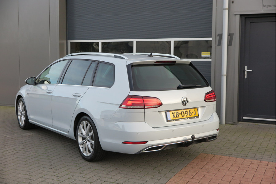 Volkswagen GOLF Variant 1.5 TSI 96kw 130pk Highline , Adaptive cruise ,Virtual cockpit,Navi, Trekhaak(afneembaar), Stoelverwarming, Alcantara, 17"Lichtmetalen velgen, DAB+ radio , Carplay , PDC, Camera, etc. Onderhoudshistorie volledig & bekend.