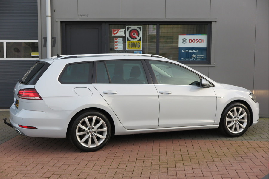 Volkswagen GOLF Variant 1.5 TSI 96kw 130pk Highline , Adaptive cruise ,Virtual cockpit,Navi, Trekhaak(afneembaar), Stoelverwarming, Alcantara, 17"Lichtmetalen velgen, DAB+ radio , Carplay , PDC, Camera, etc. Onderhoudshistorie volledig & bekend.