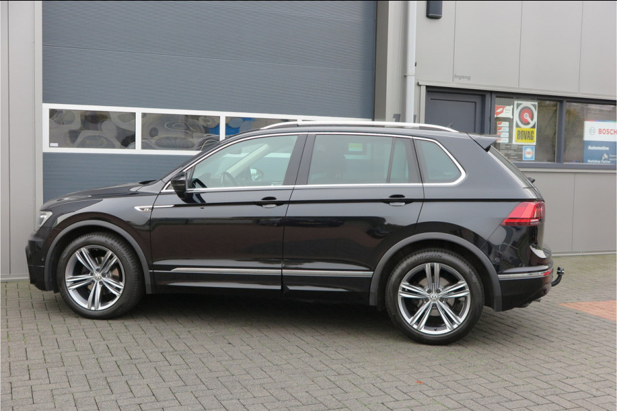 Volkswagen Tiguan 1.5 TSI 150pk DSG ACT R-Line Highline Virtual cockpit,  Led ,Stoelverwarming , PDC , Achterruitrijcamera , Adaptive cruise , Parkeerhulp , Trekhaak , Carplay ,etc. Volkswagen Tiguan 1.5 TSI 150pk DSG ACT R-Line Highline Virtual cockpit,  Led ,Stoelverwarming , PDC , Achterruitrijcamera , Adaptive cruise , Parkeerhulp , Trekhaak , Carplay ,etc.