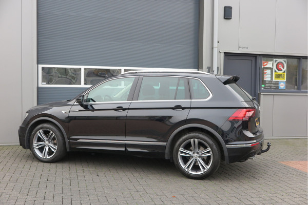 Volkswagen Tiguan 1.5 TSI 150pk DSG ACT R-Line Highline Virtual cockpit,  Led ,Stoelverwarming , PDC , Achterruitrijcamera , Adaptive cruise , Parkeerhulp , Trekhaak , Carplay ,etc. Volkswagen Tiguan 1.5 TSI 150pk DSG ACT R-Line Highline Virtual cockpit,  Led ,Stoelverwarming , PDC , Achterruitrijcamera , Adaptive cruise , Parkeerhulp , Trekhaak , Carplay ,etc.