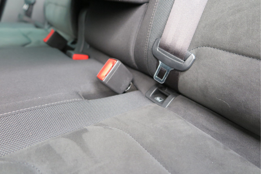 Volkswagen Tiguan 1.5 TSI 150pk DSG ACT R-Line Highline Virtual cockpit,  Led ,Stoelverwarming , PDC , Achterruitrijcamera , Adaptive cruise , Parkeerhulp , Trekhaak , Carplay ,etc. Volkswagen Tiguan 1.5 TSI 150pk DSG ACT R-Line Highline Virtual cockpit,  Led ,Stoelverwarming , PDC , Achterruitrijcamera , Adaptive cruise , Parkeerhulp , Trekhaak , Carplay ,etc.