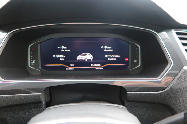 Volkswagen Tiguan 1.5 TSI 150pk DSG ACT R-Line Highline Virtual cockpit,  Led ,Stoelverwarming , PDC , Achterruitrijcamera , Adaptive cruise , Parkeerhulp , Trekhaak , Carplay ,etc. Volkswagen Tiguan 1.5 TSI 150pk DSG ACT R-Line Highline Virtual cockpit,  Led ,Stoelverwarming , PDC , Achterruitrijcamera , Adaptive cruise , Parkeerhulp , Trekhaak , Carplay ,etc.