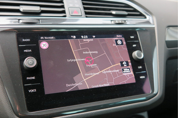 Volkswagen Tiguan 1.5 TSI 150pk DSG ACT R-Line Highline Virtual cockpit,  Led ,Stoelverwarming , PDC , Achterruitrijcamera , Adaptive cruise , Parkeerhulp , Trekhaak , Carplay ,etc. Volkswagen Tiguan 1.5 TSI 150pk DSG ACT R-Line Highline Virtual cockpit,  Led ,Stoelverwarming , PDC , Achterruitrijcamera , Adaptive cruise , Parkeerhulp , Trekhaak , Carplay ,etc.