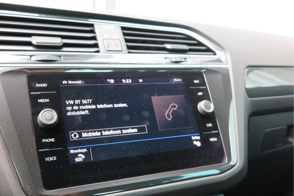 Volkswagen Tiguan 1.5 TSI 150pk DSG ACT R-Line Highline Virtual cockpit,  Led ,Stoelverwarming , PDC , Achterruitrijcamera , Adaptive cruise , Parkeerhulp , Trekhaak , Carplay ,etc. Volkswagen Tiguan 1.5 TSI 150pk DSG ACT R-Line Highline Virtual cockpit,  Led ,Stoelverwarming , PDC , Achterruitrijcamera , Adaptive cruise , Parkeerhulp , Trekhaak , Carplay ,etc.