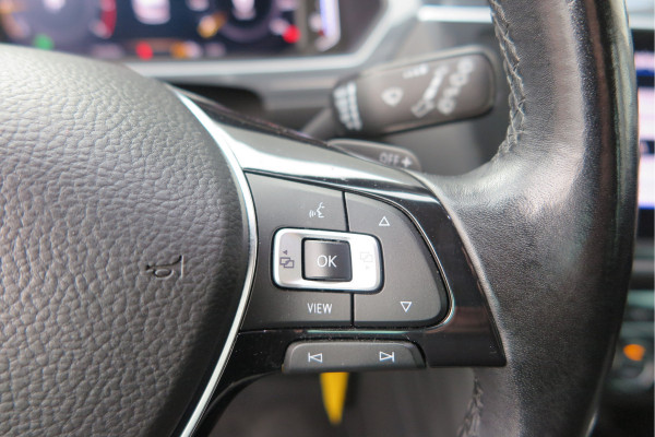 Volkswagen Tiguan 1.5 TSI 150pk DSG ACT R-Line Highline Virtual cockpit,  Led ,Stoelverwarming , PDC , Achterruitrijcamera , Adaptive cruise , Parkeerhulp , Trekhaak , Carplay ,etc. Volkswagen Tiguan 1.5 TSI 150pk DSG ACT R-Line Highline Virtual cockpit,  Led ,Stoelverwarming , PDC , Achterruitrijcamera , Adaptive cruise , Parkeerhulp , Trekhaak , Carplay ,etc.