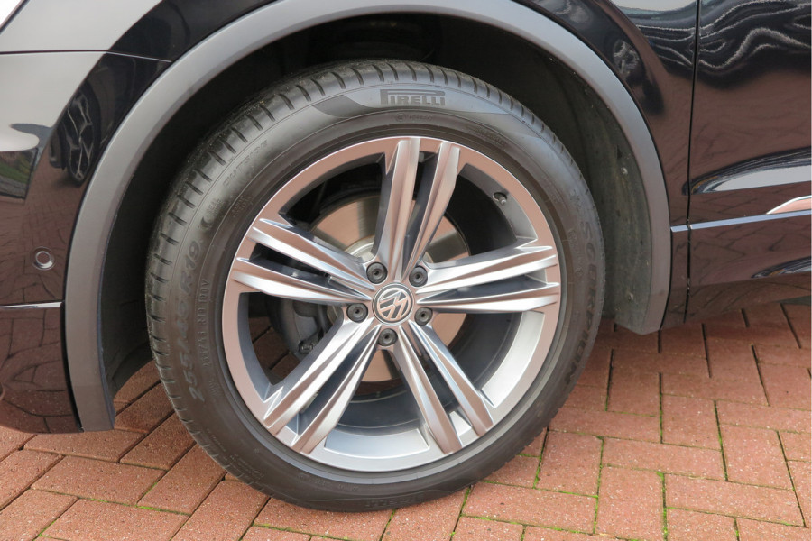 Volkswagen Tiguan 1.5 TSI 150pk DSG ACT R-Line Highline Virtual cockpit,  Led ,Stoelverwarming , PDC , Achterruitrijcamera , Adaptive cruise , Parkeerhulp , Trekhaak , Carplay ,etc. Volkswagen Tiguan 1.5 TSI 150pk DSG ACT R-Line Highline Virtual cockpit,  Led ,Stoelverwarming , PDC , Achterruitrijcamera , Adaptive cruise , Parkeerhulp , Trekhaak , Carplay ,etc.