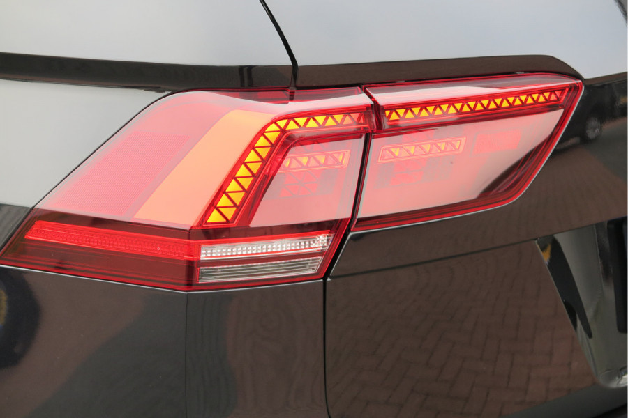 Volkswagen Tiguan 1.5 TSI 150pk DSG ACT R-Line Highline Virtual cockpit,  Led ,Stoelverwarming , PDC , Achterruitrijcamera , Adaptive cruise , Parkeerhulp , Trekhaak , Carplay ,etc. Volkswagen Tiguan 1.5 TSI 150pk DSG ACT R-Line Highline Virtual cockpit,  Led ,Stoelverwarming , PDC , Achterruitrijcamera , Adaptive cruise , Parkeerhulp , Trekhaak , Carplay ,etc.