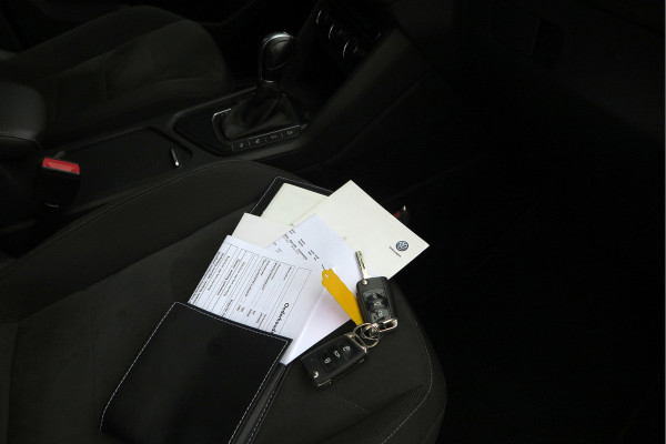 Volkswagen Tiguan 1.5 TSI 150pk DSG ACT R-Line Highline Virtual cockpit,  Led ,Stoelverwarming , PDC , Achterruitrijcamera , Adaptive cruise , Parkeerhulp , Trekhaak , Carplay ,etc. Volkswagen Tiguan 1.5 TSI 150pk DSG ACT R-Line Highline Virtual cockpit,  Led ,Stoelverwarming , PDC , Achterruitrijcamera , Adaptive cruise , Parkeerhulp , Trekhaak , Carplay ,etc.