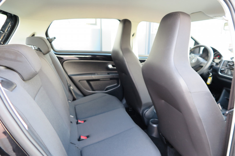 Volkswagen up! 1.0 BMT 60pk move up! , DAB+ radio, Maps&More , Airco , etc Cruisecontrol tegen €550,- meerprijs .