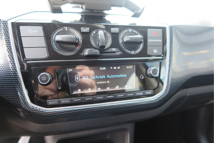 Volkswagen up! 1.0 BMT 60pk move up! , DAB+ radio, Maps&More , Airco , etc Cruisecontrol tegen €550,- meerprijs .