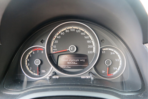 Volkswagen up! 1.0 BMT 60pk move up! , DAB+ radio, Maps&More , Airco , etc Cruisecontrol tegen €550,- meerprijs .
