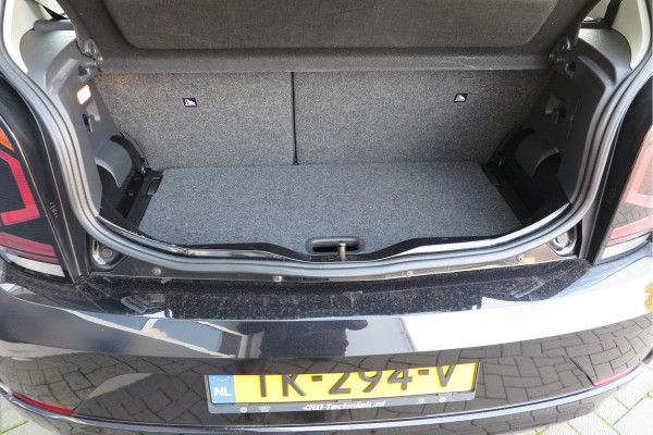 Volkswagen up! 1.0 BMT 60pk move up! , DAB+ radio, Maps&More , Airco , etc Cruisecontrol tegen €550,- meerprijs .