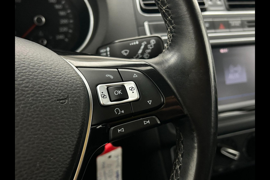Volkswagen Polo Occasion 1.2 TSI Comfortline | Grijs | Airco | Tweedehands Volkswagen Polo | Zwarte velgen | Carplay