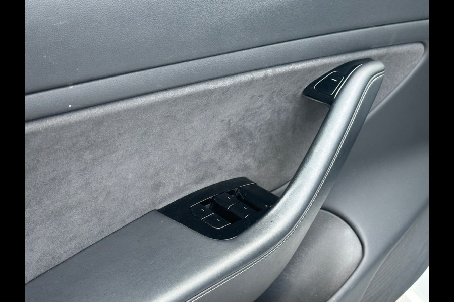 Tesla Model 3 Long Range AWD 75 kWh SOH 91%  TREKHAAK Tesla Model 3 Long Range AWD 75 kWh SOH 91%  TREKHAAK