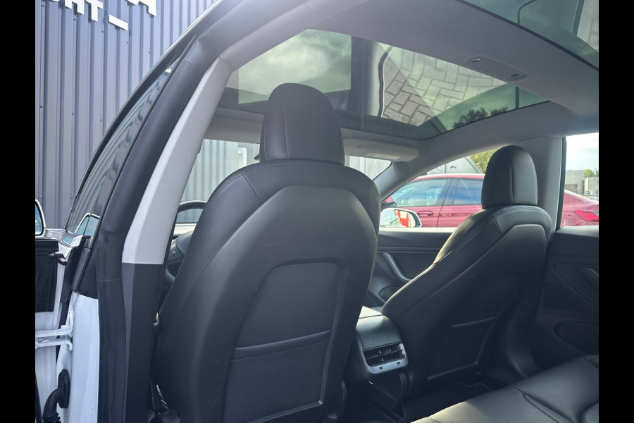 Tesla Model 3 Long Range AWD 75 kWh SOH 91%  TREKHAAK Tesla Model 3 Long Range AWD 75 kWh SOH 91%  TREKHAAK