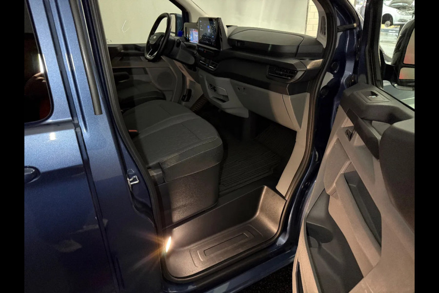 Ford E-Transit Custom 65kWh L2H1 LIMITED l DUBBEL CABINE l 100% ELEKTRISCH Ford E-Transit Custom 65kWh L2H1 LIMITED l DUBBEL CABINE l 100% ELEKTRISCH