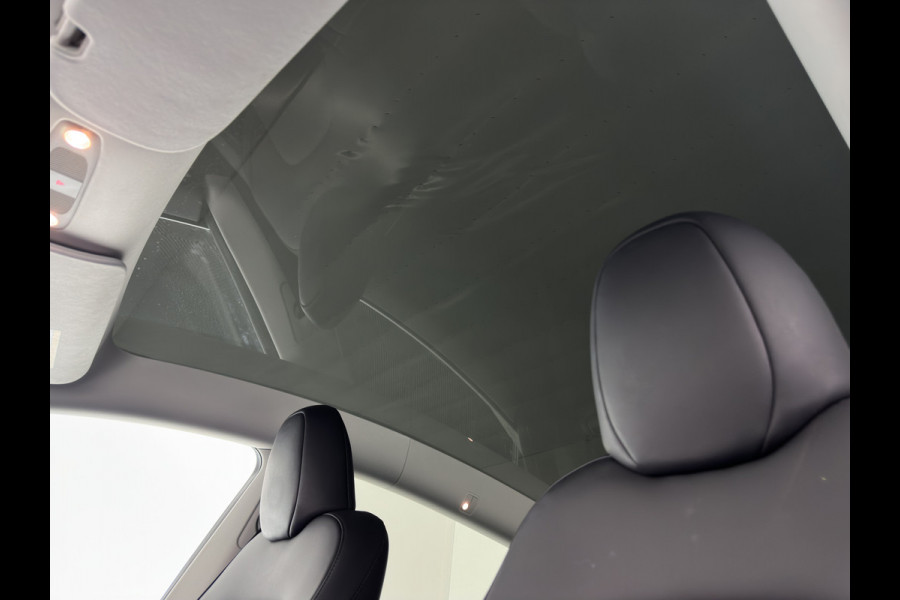 Tesla Model Y Performance AWD 75 kWh {SOH-84%} [ 3-Fase ] (INCL-BTW) Aut. *PANO | AUTO-PILOT | LUXURY-LEATHER | TOP-VIEW | NAVI-FULLMAP | MATRIX-LED | DIGI-COCKPIT | KEYLESS | CAMERA | DAB+ | HEATED-COMFORTSEATS | PRIVACY-GLASS | 21''ALU*