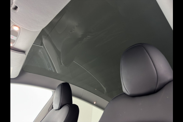 Tesla Model Y Performance AWD 75 kWh {SOH-84%} [ 3-Fase ] (INCL-BTW) Aut. *PANO | AUTO-PILOT | LUXURY-LEATHER | TOP-VIEW | NAVI-FULLMAP | MATRIX-LED | DIGI-COCKPIT | KEYLESS | CAMERA | DAB+ | HEATED-COMFORTSEATS | PRIVACY-GLASS | 21''ALU*