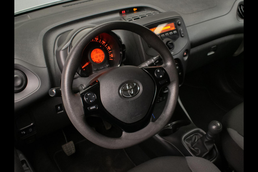 Toyota Aygo 1.0 VVT-i x-fun Sport (AIRCO,BLUETOOTH,CRUISE,LED,SPORTSTOELEN,NIEUWE APK,NETTE STAAT)