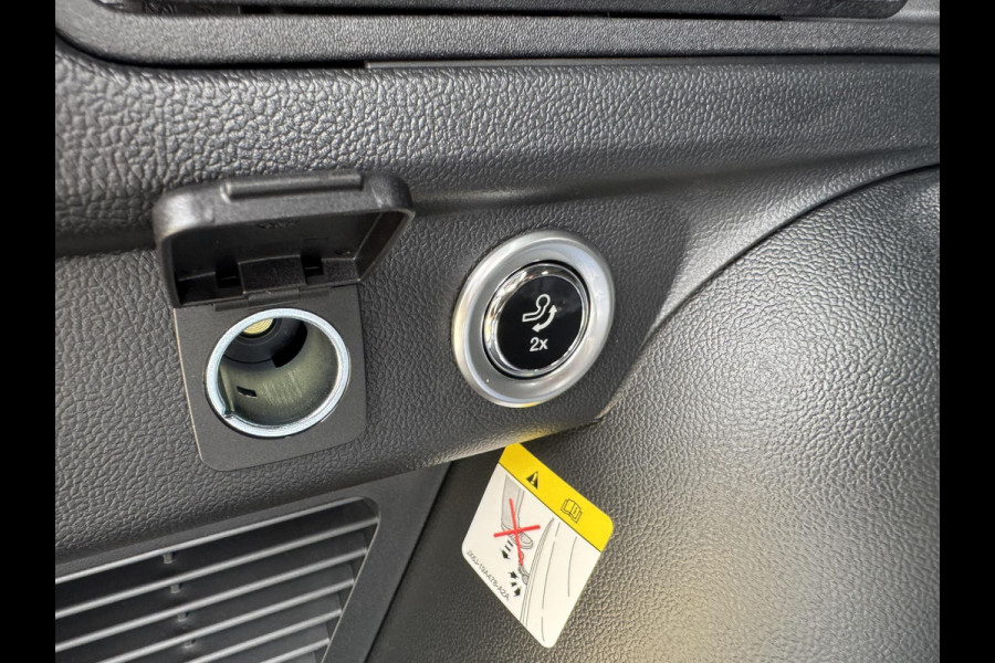 Ford Kuga 2.5 PHEV ST-Line X | 243pk | Driver Assistance Pack | Black Package | Winterpack | Adaptieve Matrix LED koplampen met Coast to Coast | Wegklapbare Trekhaak | AGR Stoelen Ford Kuga 2.5 PHEV ST-Line X | 243pk | Driver Assistance Pack | Black Package | Winterpack | Adaptieve Matrix LED koplampen met Coast to Coast | Wegklapbare Trekhaak | AGR Stoelen