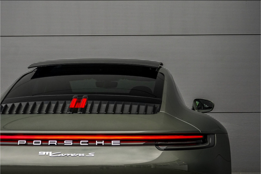 Porsche 911 3.0 Carrera S Pano Bose Sportuitlaat Aventurin Gruen Porsche 911 3.0 Carrera S Pano Bose Sportuitlaat Aventurin Gruen