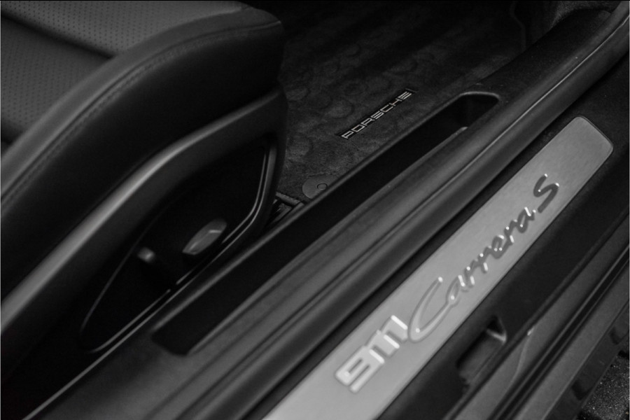 Porsche 911 3.0 Carrera S Pano Bose Sportuitlaat Aventurin Gruen Porsche 911 3.0 Carrera S Pano Bose Sportuitlaat Aventurin Gruen
