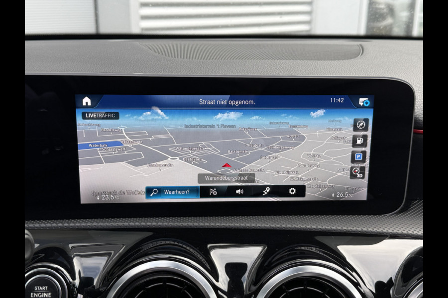 Mercedes-Benz A-Klasse 200 Launch Edition Premium | AMG Line | Panoramadak | LED Performance