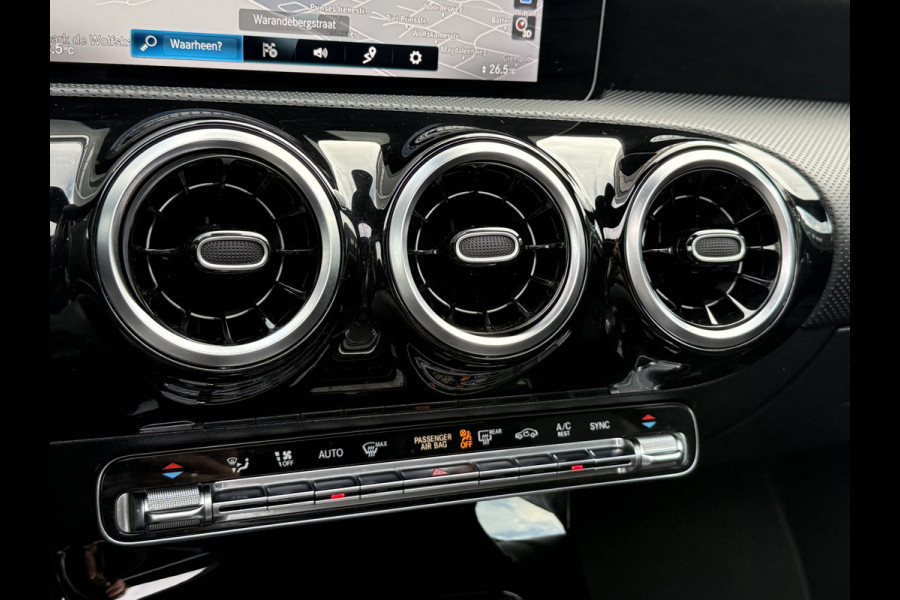 Mercedes-Benz A-Klasse 200 Launch Edition Premium | AMG Line | Panoramadak | LED Performance