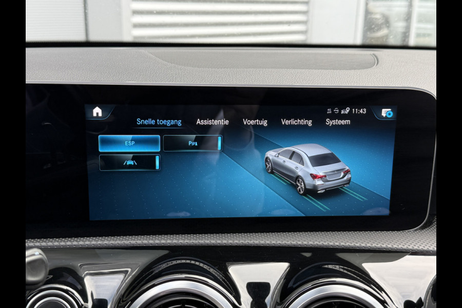 Mercedes-Benz A-Klasse 200 Launch Edition Premium | AMG Line | Panoramadak | LED Performance