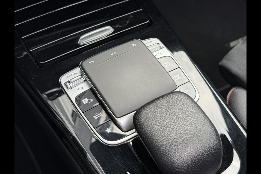 Mercedes-Benz A-Klasse 200 Launch Edition Premium | AMG Line | Panoramadak | LED Performance