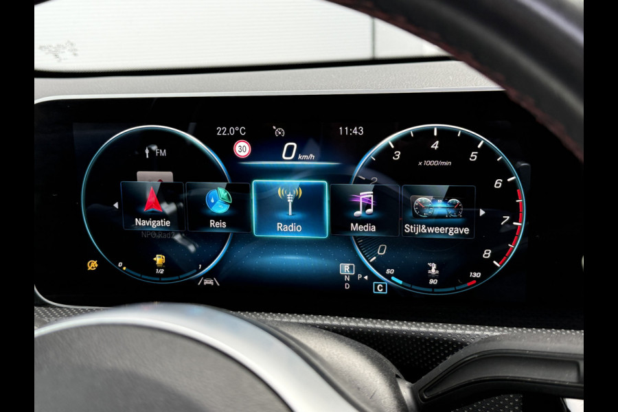 Mercedes-Benz A-Klasse 200 Launch Edition Premium | AMG Line | Panoramadak | LED Performance