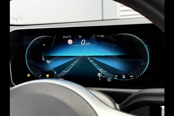 Mercedes-Benz A-Klasse 200 Launch Edition Premium | AMG Line | Panoramadak | LED Performance