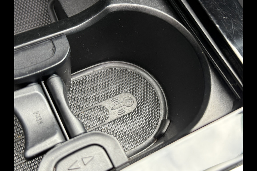 Mercedes-Benz A-Klasse 200 Launch Edition Premium | AMG Line | Panoramadak | LED Performance