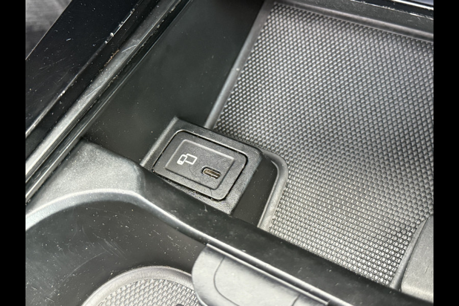 Mercedes-Benz A-Klasse 200 Launch Edition Premium | AMG Line | Panoramadak | LED Performance