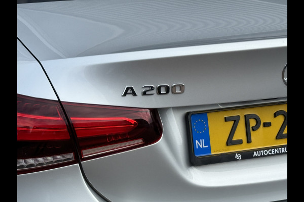 Mercedes-Benz A-Klasse 200 Launch Edition Premium | AMG Line | Panoramadak | LED Performance