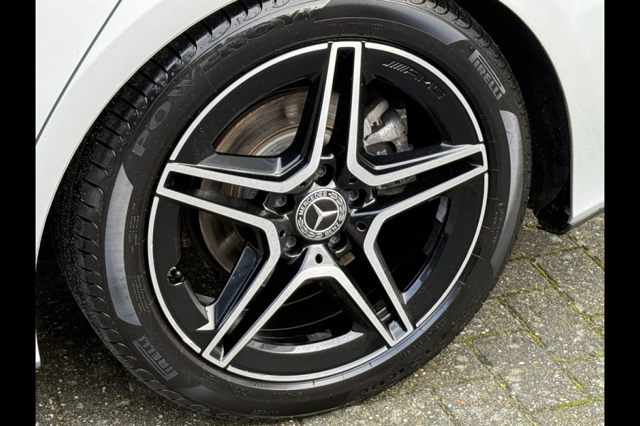 Mercedes-Benz A-Klasse 200 Launch Edition Premium | AMG Line | Panoramadak | LED Performance