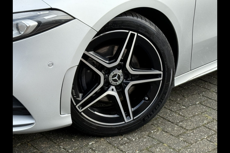 Mercedes-Benz A-Klasse 200 Launch Edition Premium | AMG Line | Panoramadak | LED Performance