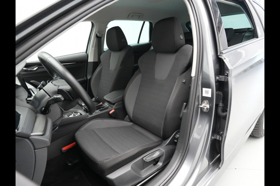 Škoda Octavia Combi 1.4 TSI iV 204pk PHEV Business Edition Navigatie Wegkl.trekhaal Pdc Virtual Cockpit Carplay 321