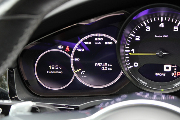 Porsche Cayenne Coupé 3.0 E-Hybrid | NAP | MEMORY | 360 | PANO | SPORTSTOELEN | LUCHTVERING | SPORT CHRONO | Porsche Cayenne Coupé 3.0 E-Hybrid | NAP | MEMORY | 360 | PANO | SPORTSTOELEN | LUCHTVERING | SPORT CHRONO |