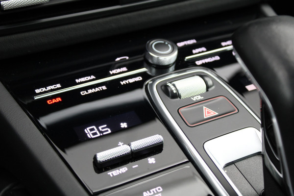 Porsche Cayenne Coupé 3.0 E-Hybrid | NAP | MEMORY | 360 | PANO | SPORTSTOELEN | LUCHTVERING | SPORT CHRONO | Porsche Cayenne Coupé 3.0 E-Hybrid | NAP | MEMORY | 360 | PANO | SPORTSTOELEN | LUCHTVERING | SPORT CHRONO |