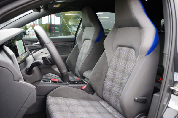 Volkswagen Golf 1.4 eHybrid GTE 245 PK PHEV, Adap. Cruise Control, LED, Camera, Stoelverwarming Volkswagen Golf 1.4 eHybrid GTE 245 PK PHEV, Adap. Cruise Control, LED, Camera, Stoelverwarming