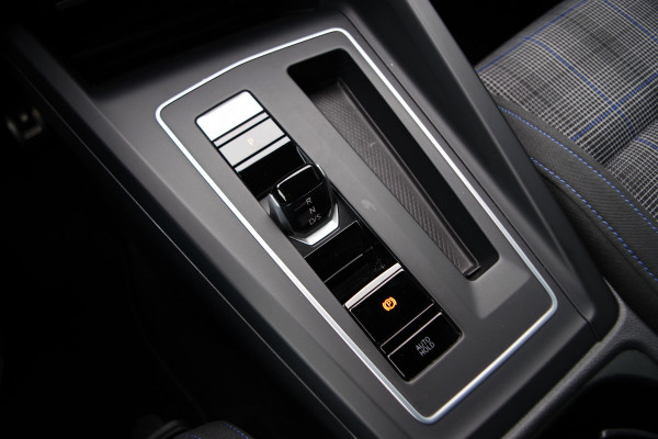 Volkswagen Golf 1.4 eHybrid GTE 245 PK PHEV, Adap. Cruise Control, LED, Camera, Stoelverwarming Volkswagen Golf 1.4 eHybrid GTE 245 PK PHEV, Adap. Cruise Control, LED, Camera, Stoelverwarming