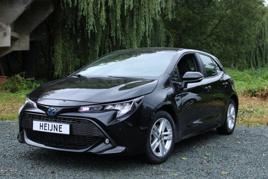 Toyota Corolla 1.8 HYBRID AUT. DYNAMIC NAVI/CAMERA/CARPLAY
