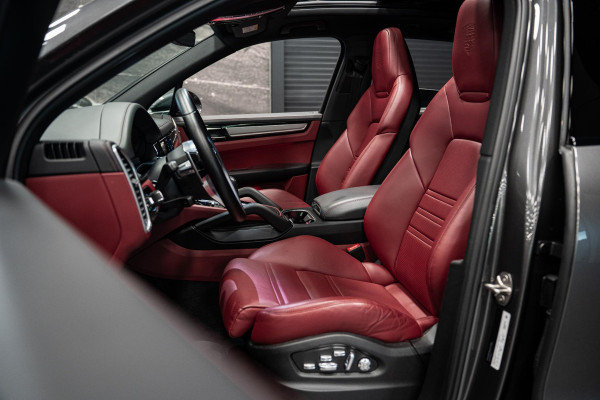 Porsche Cayenne 3.0 E-Hybrid *Sport-Chrono / PASM / Panorama / BOSE / Soft-Close / Surround-view*