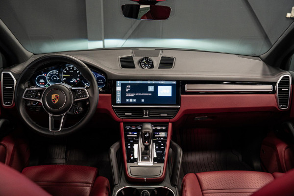 Porsche Cayenne 3.0 E-Hybrid *Sport-Chrono / PASM / Panorama / BOSE / Soft-Close / Surround-view*