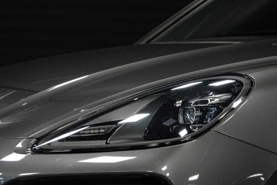 Porsche Cayenne 3.0 E-Hybrid *Sport-Chrono / PASM / Panorama / BOSE / Soft-Close / Surround-view*