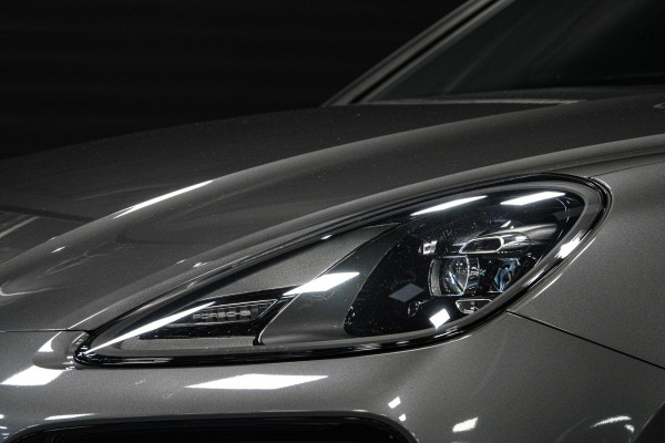 Porsche Cayenne 3.0 E-Hybrid *Sport-Chrono / PASM / Panorama / BOSE / Soft-Close / Surround-view*