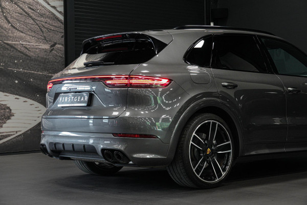 Porsche Cayenne 3.0 E-Hybrid *Sport-Chrono / PASM / Panorama / BOSE / Soft-Close / Surround-view*
