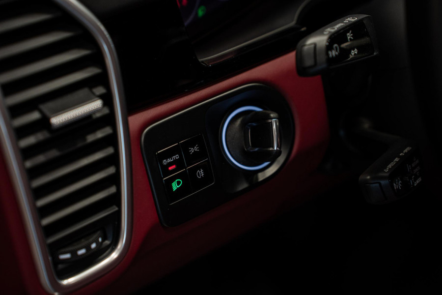 Porsche Cayenne 3.0 E-Hybrid *Sport-Chrono / PASM / Panorama / BOSE / Soft-Close / Surround-view*