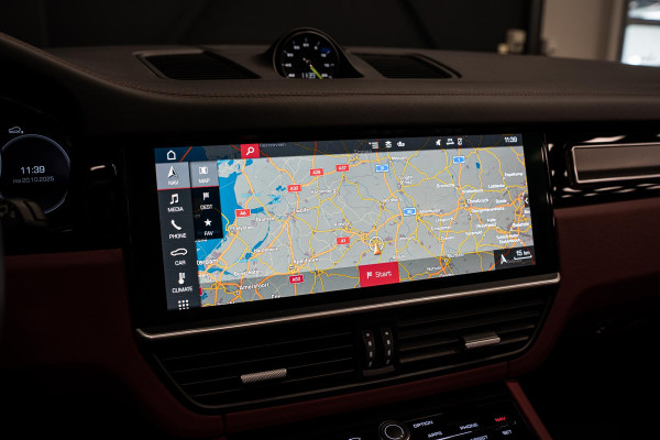 Porsche Cayenne 3.0 E-Hybrid *Sport-Chrono / PASM / Panorama / BOSE / Soft-Close / Surround-view*